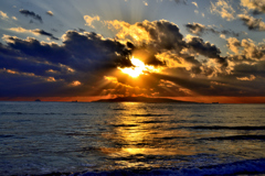 大島へ沈む夕日