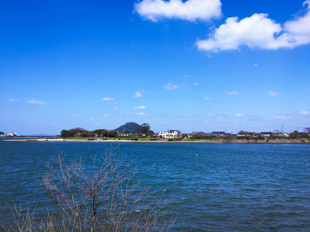 風、つよォ～！