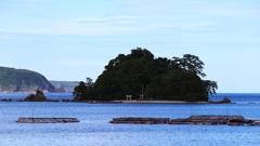 男鹿島と生け簀