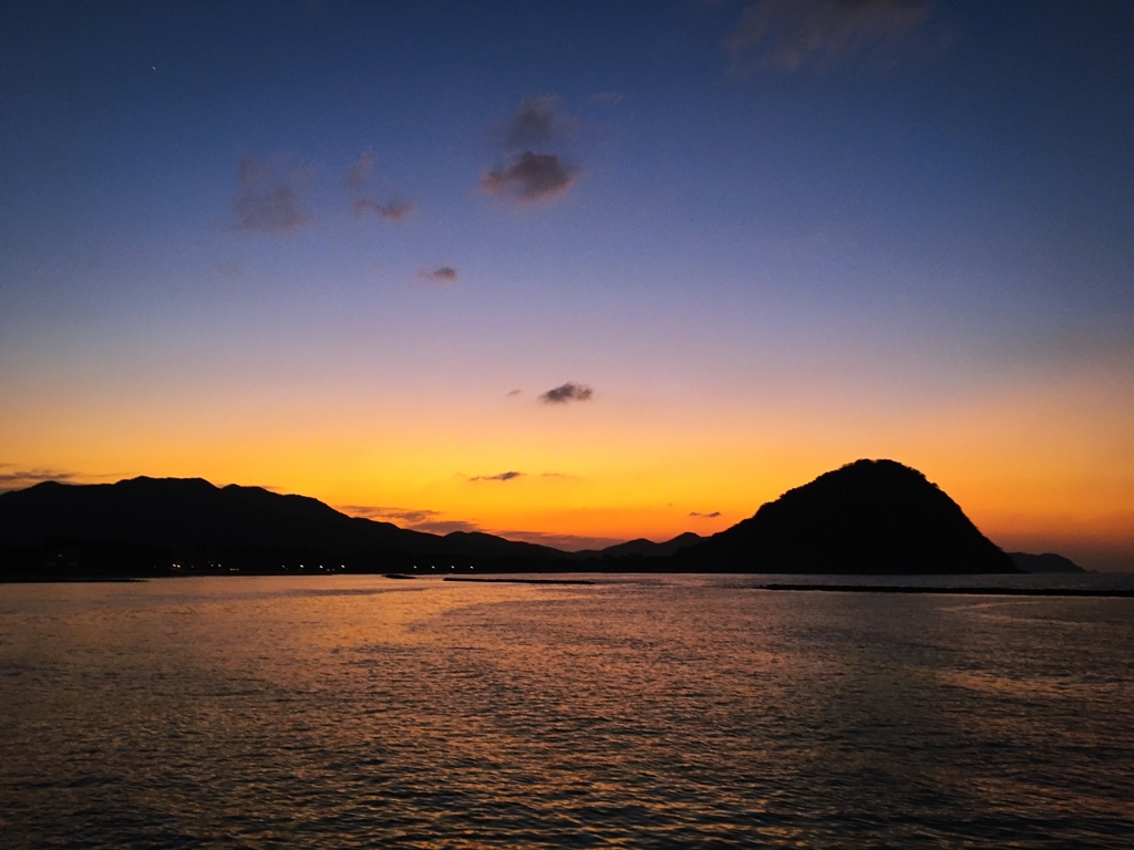 入り江のマジックアワー