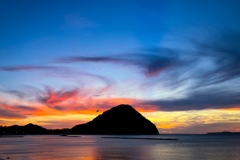 半島と夕空
