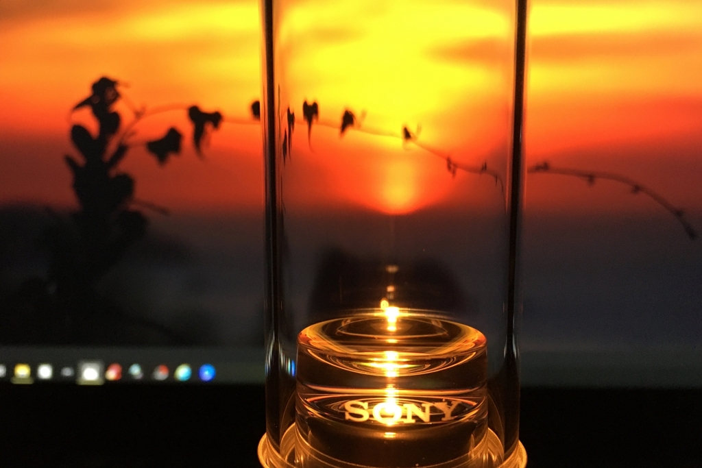 PC液晶とグラスサウンドスピーカー