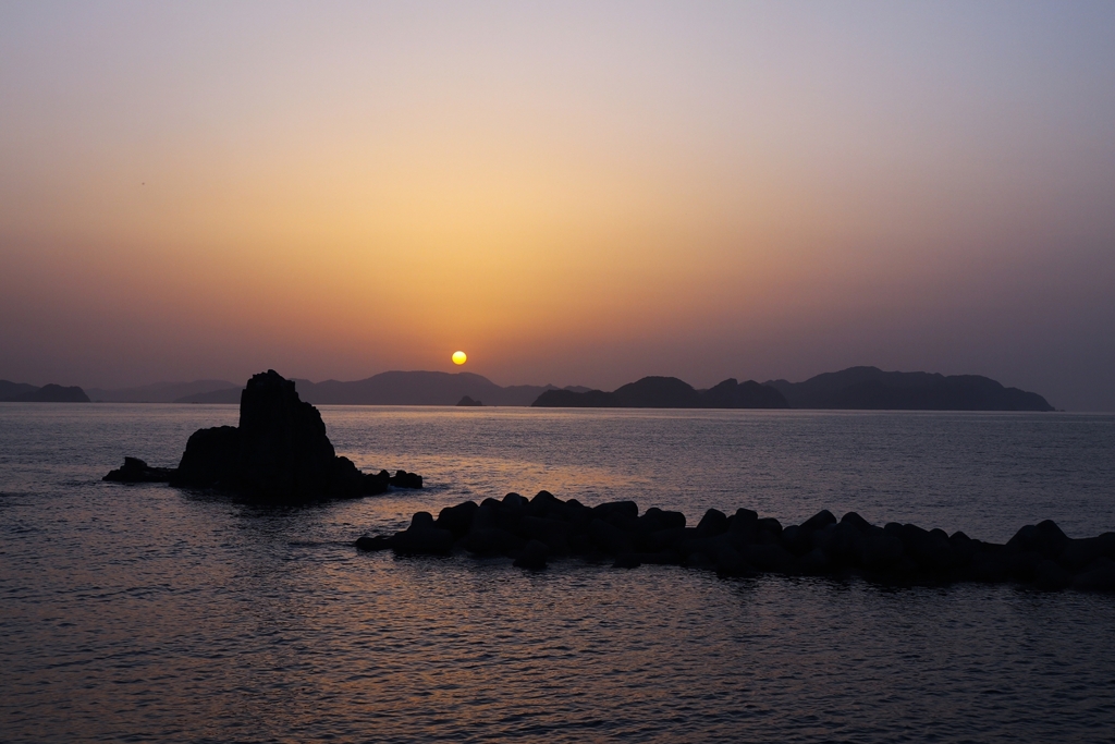青海島に沈む夕陽