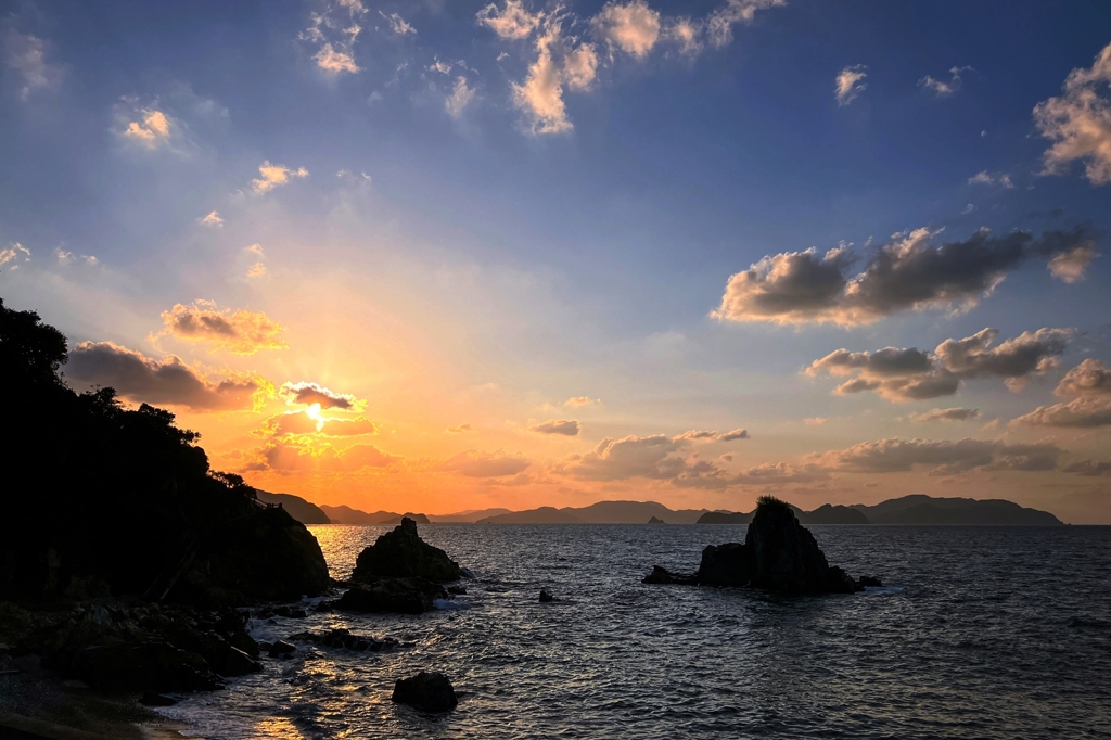 微妙な雲の位置