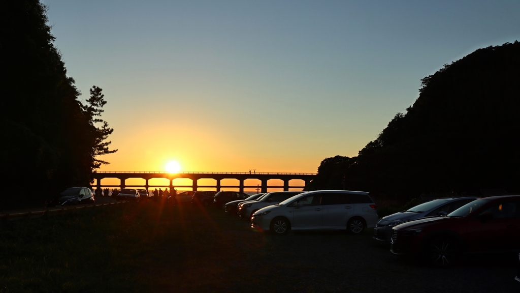 へんぴな場所で大混雑