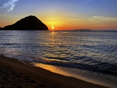 今日は砂浜に降りてみました