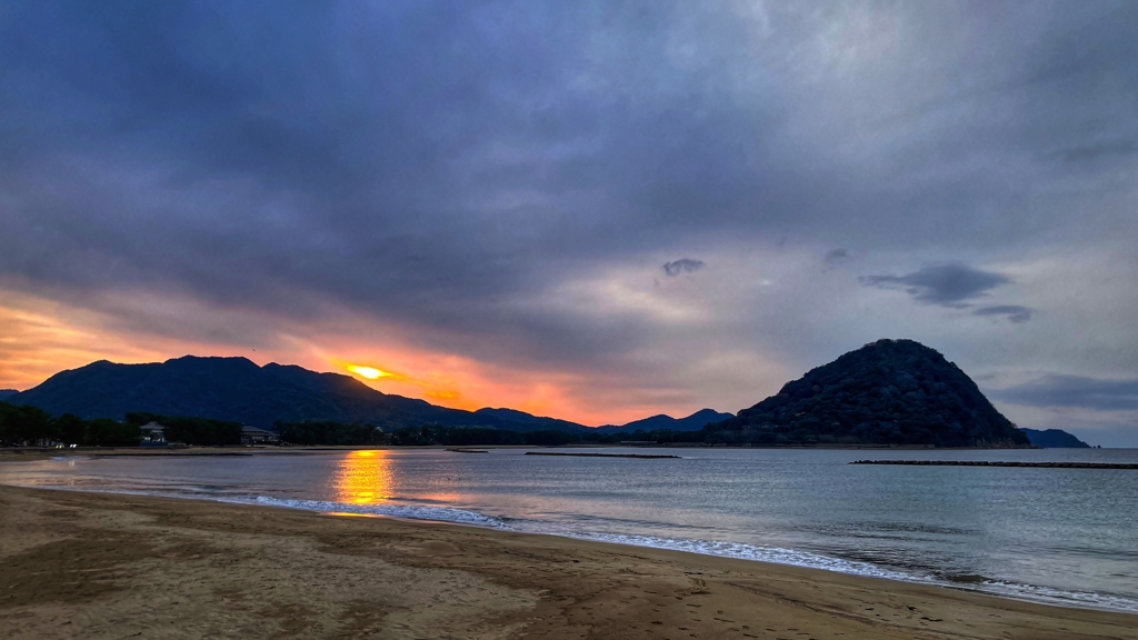 今年初の連休がやっと終わります。