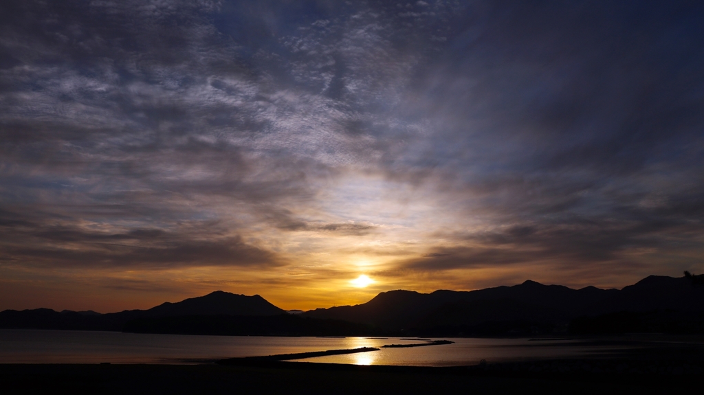 いびつな朝陽（カメラ編）