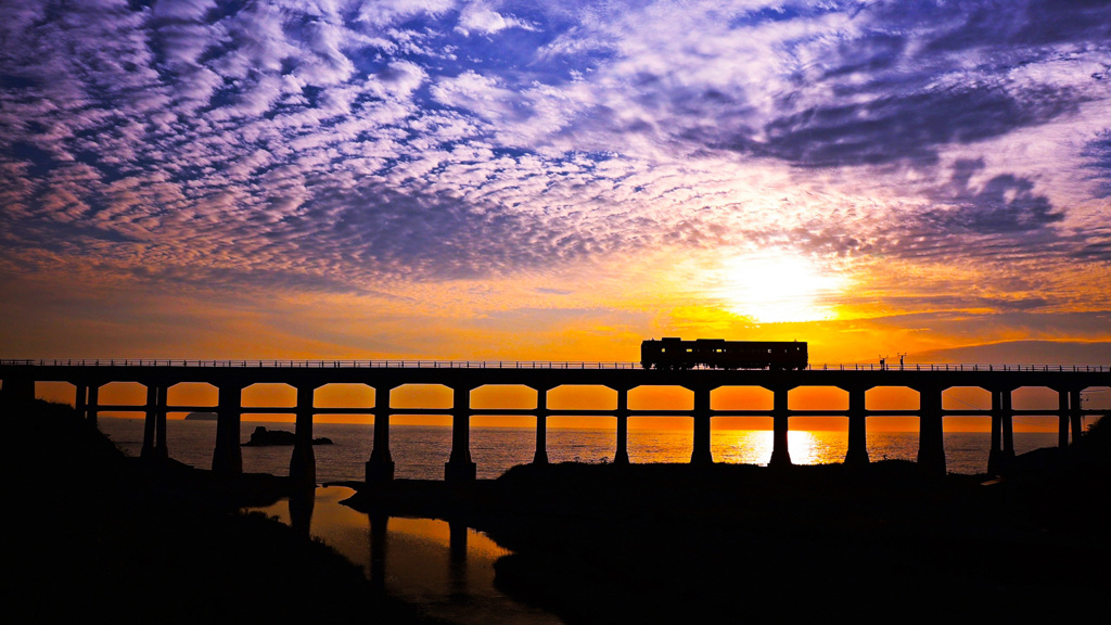 惣郷川橋梁の夕景