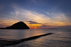 防波堤のある夕景