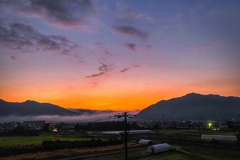 夜明け前