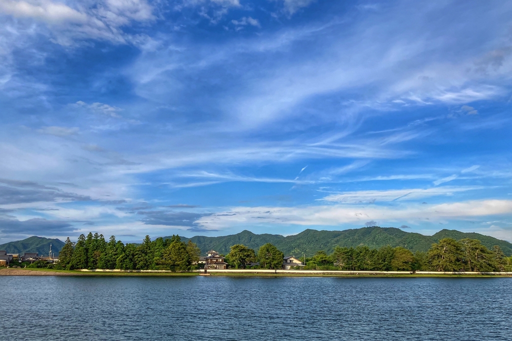 河口付近の対岸の景色
