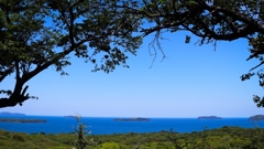 アーチ越しの日本海