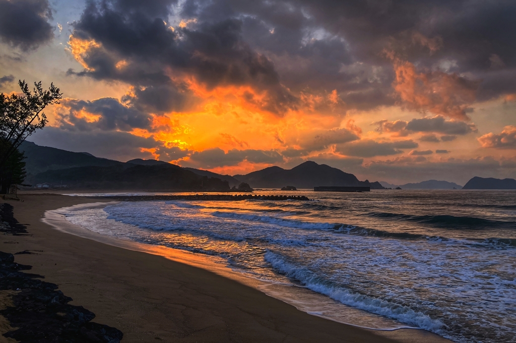 日没前の砂浜：another version