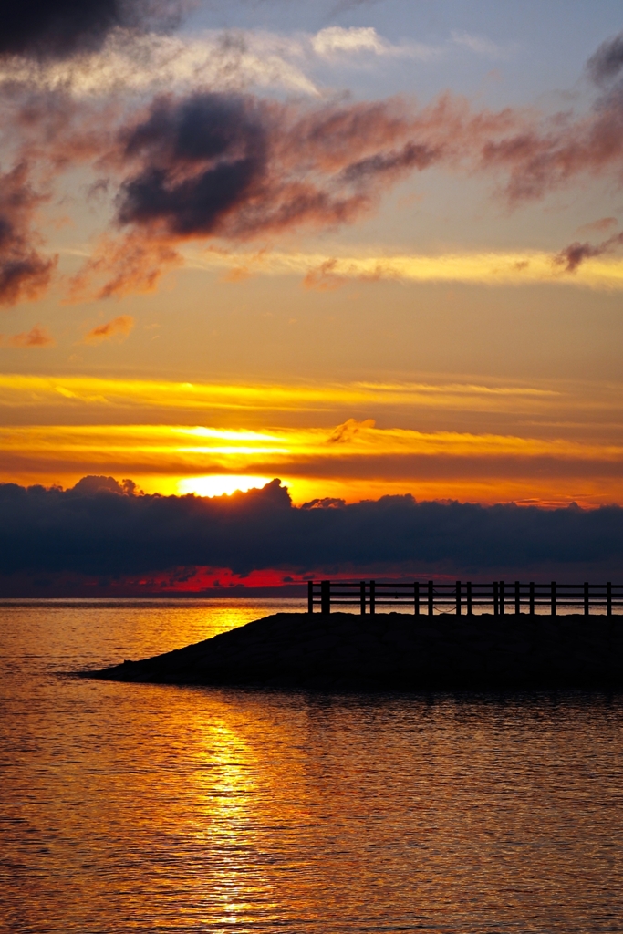 防波堤の向こう側