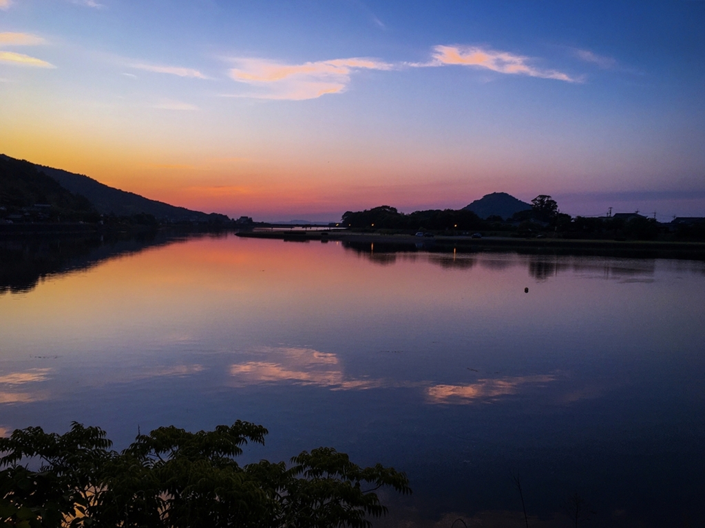河口付近の日没後