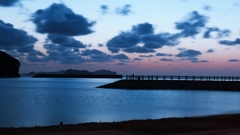 小さな入り江の夕景.4