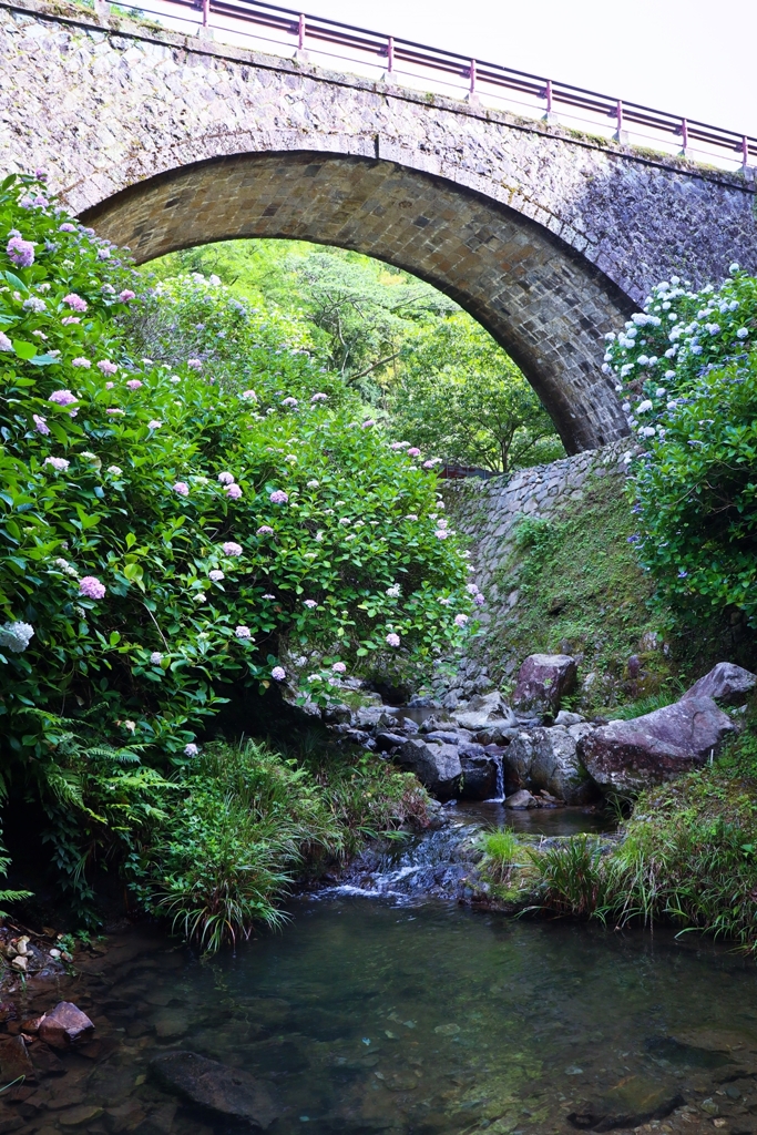 眼鏡橋の下からの眺め