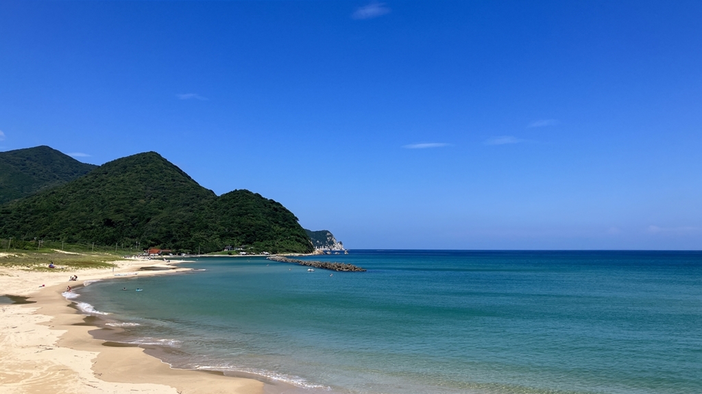 鳴き砂で有名な砂浜