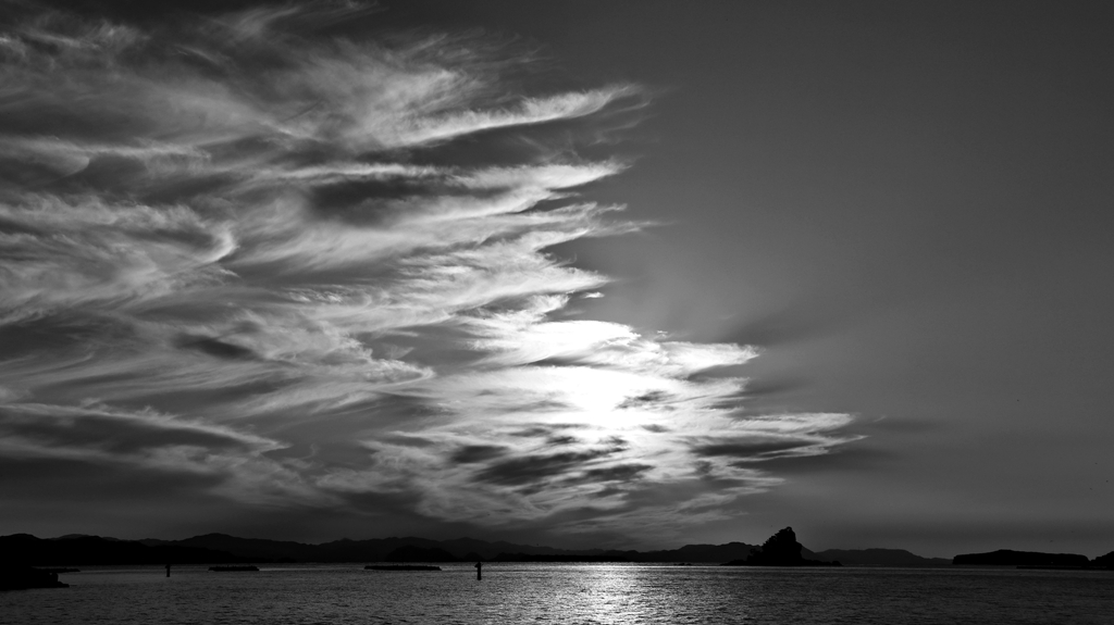 モノクロの夕景