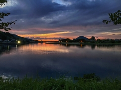 日没後の河口付近