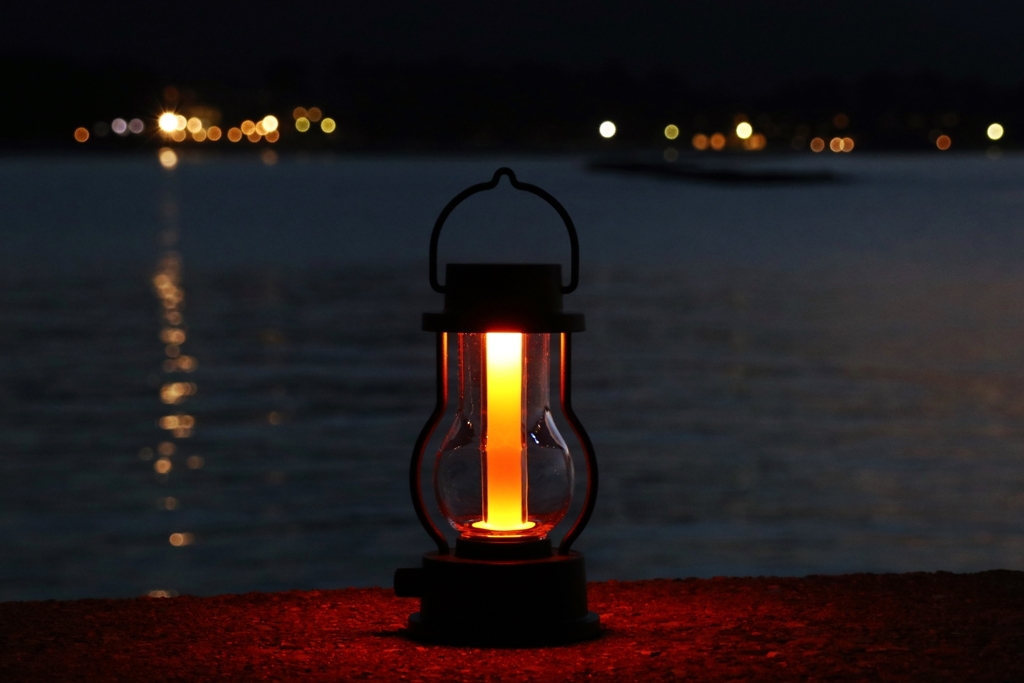 海辺の灯り