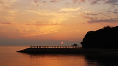 夕陽と防波堤 夕陽と防波堤