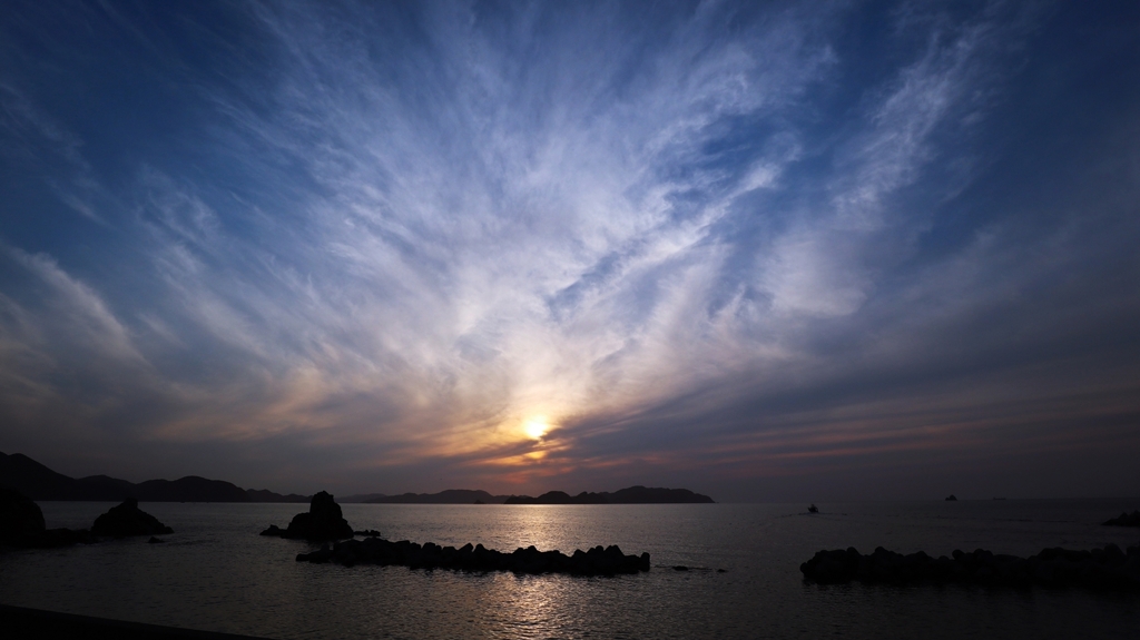 ある海岸の夕景.2