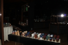 閉店後の焼き物店