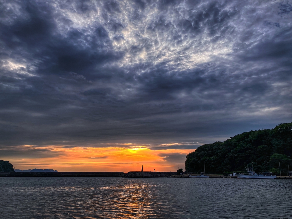 防波堤のある夕景.2