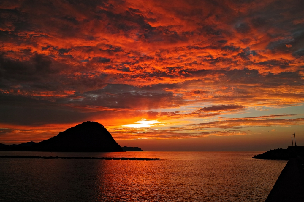 茜色の夕焼け空