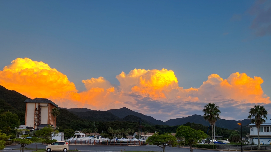 黄金色の雲