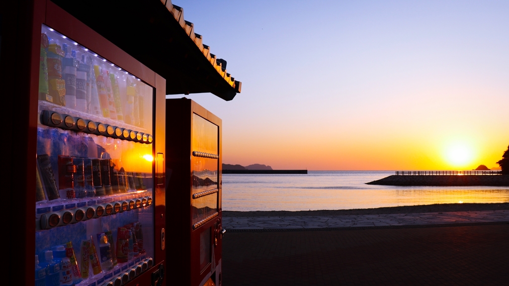 自販機越しの夕景