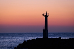 灯台の下は確かに暗い