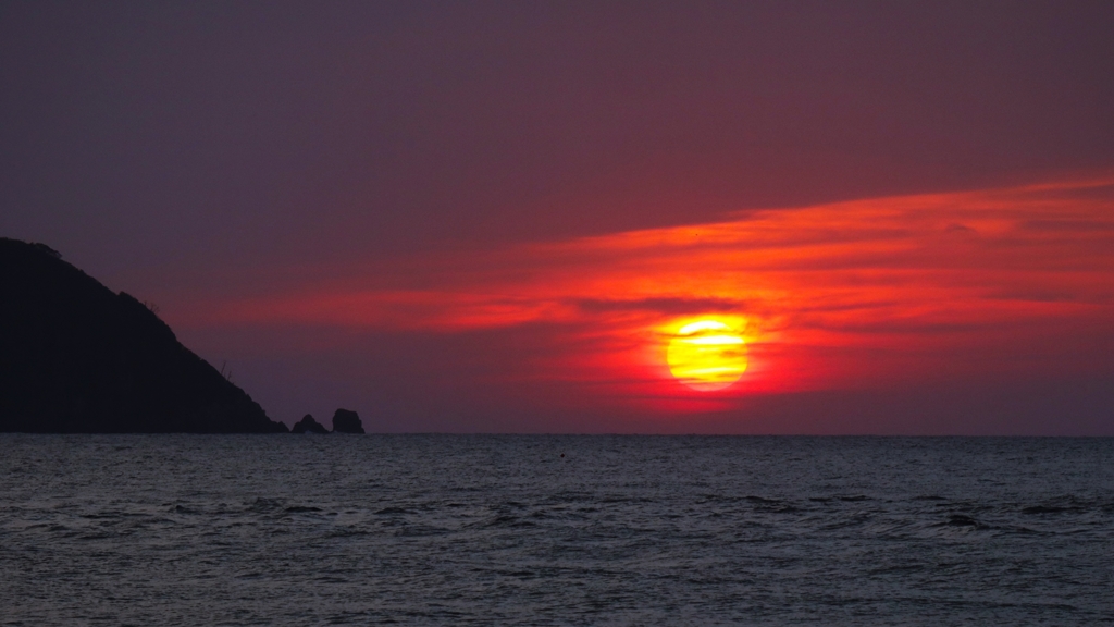 夕陽の輪郭