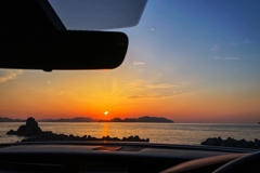 運転席から眺める夕景