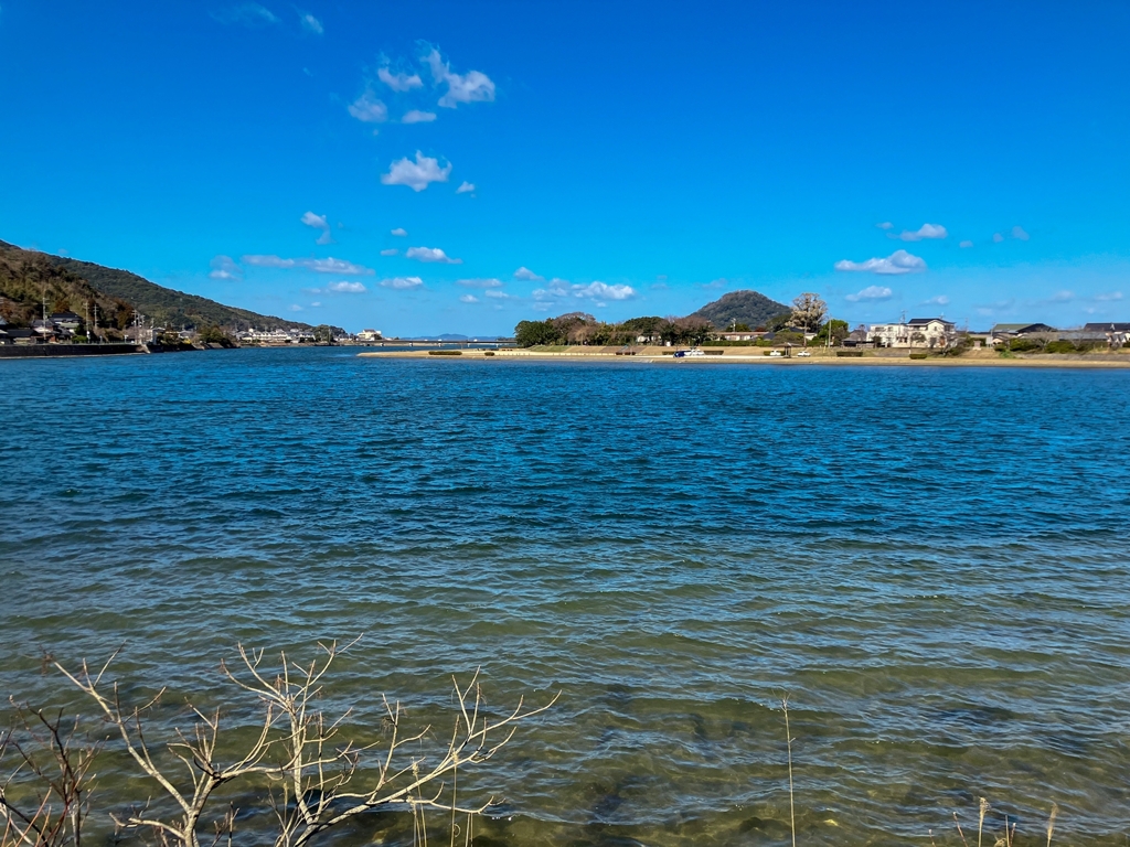 昼休みの河口付近