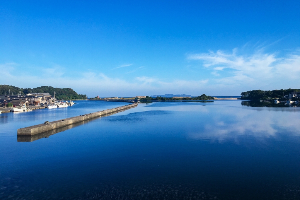防波堤のある風景