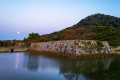 残月と城址