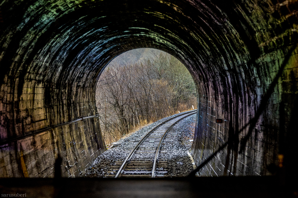 トンネルから