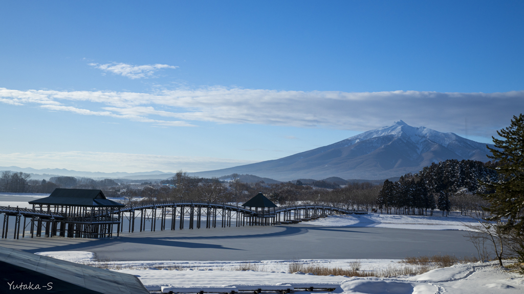 岩木山を望む