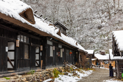 秘湯に初雪