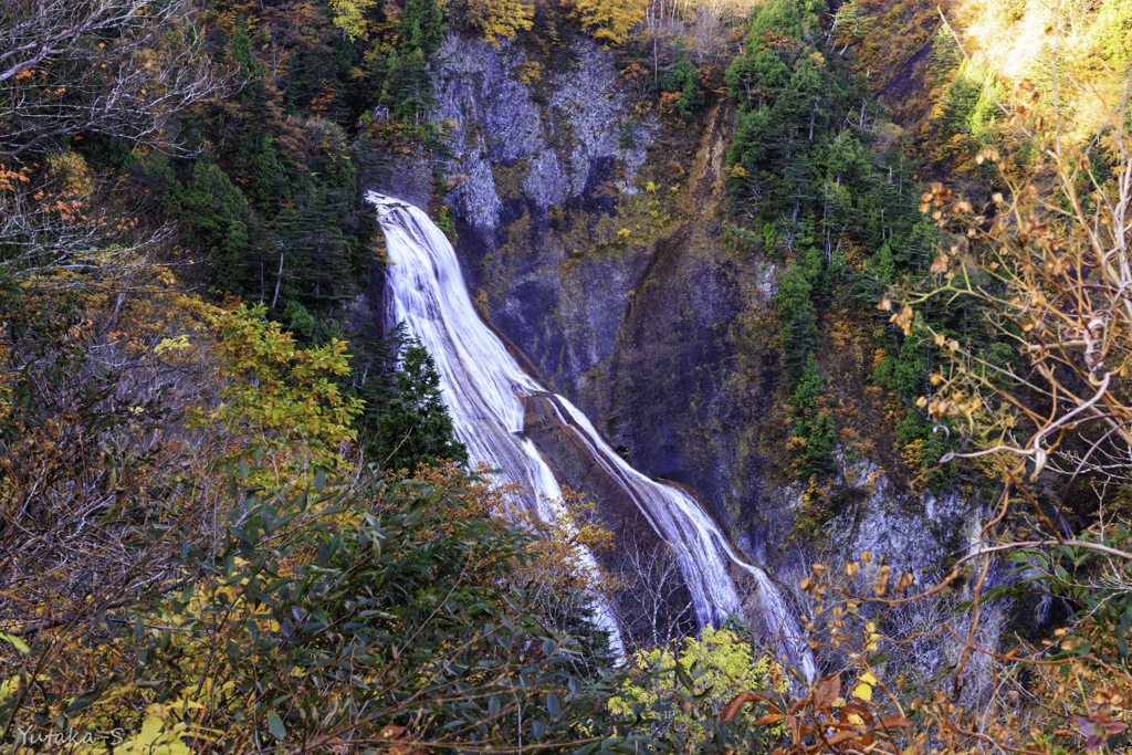秋の滑川大滝