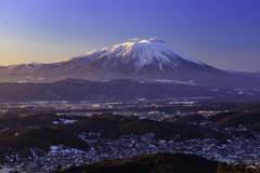 岩手山夕陽浴び