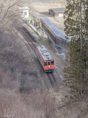 恋し浜駅を俯瞰