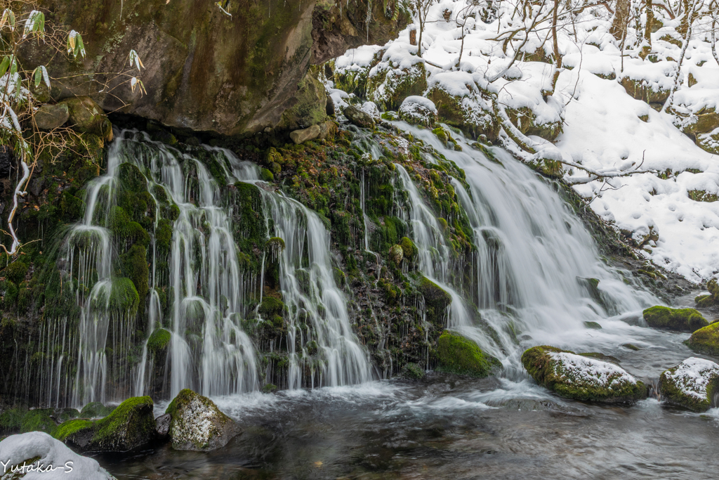 元滝伏流水・冬の画