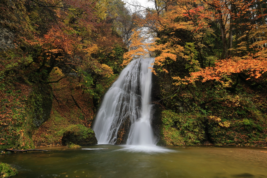 峨瓏の滝