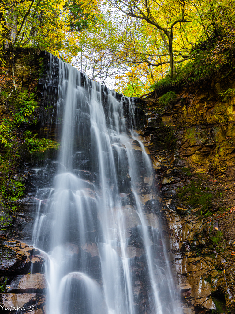 宮城･山形 秋の滝巡り 楢山不動滝Ⅱ