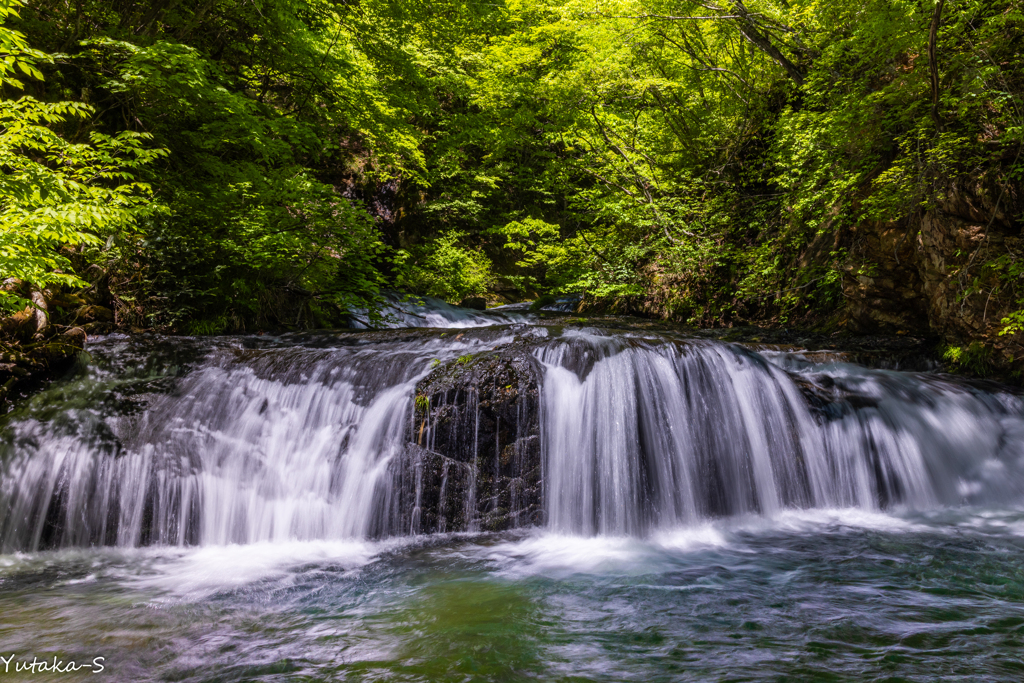 鍋割川の滝