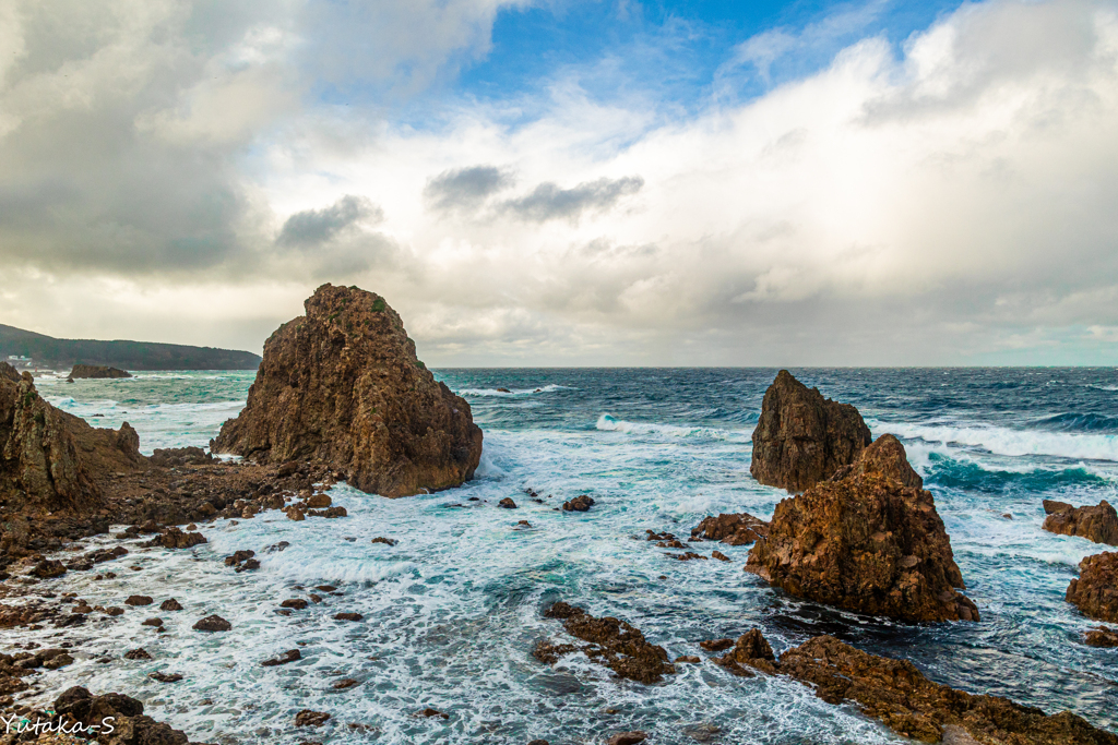 五能線の旅・車窓からの深浦海岸
